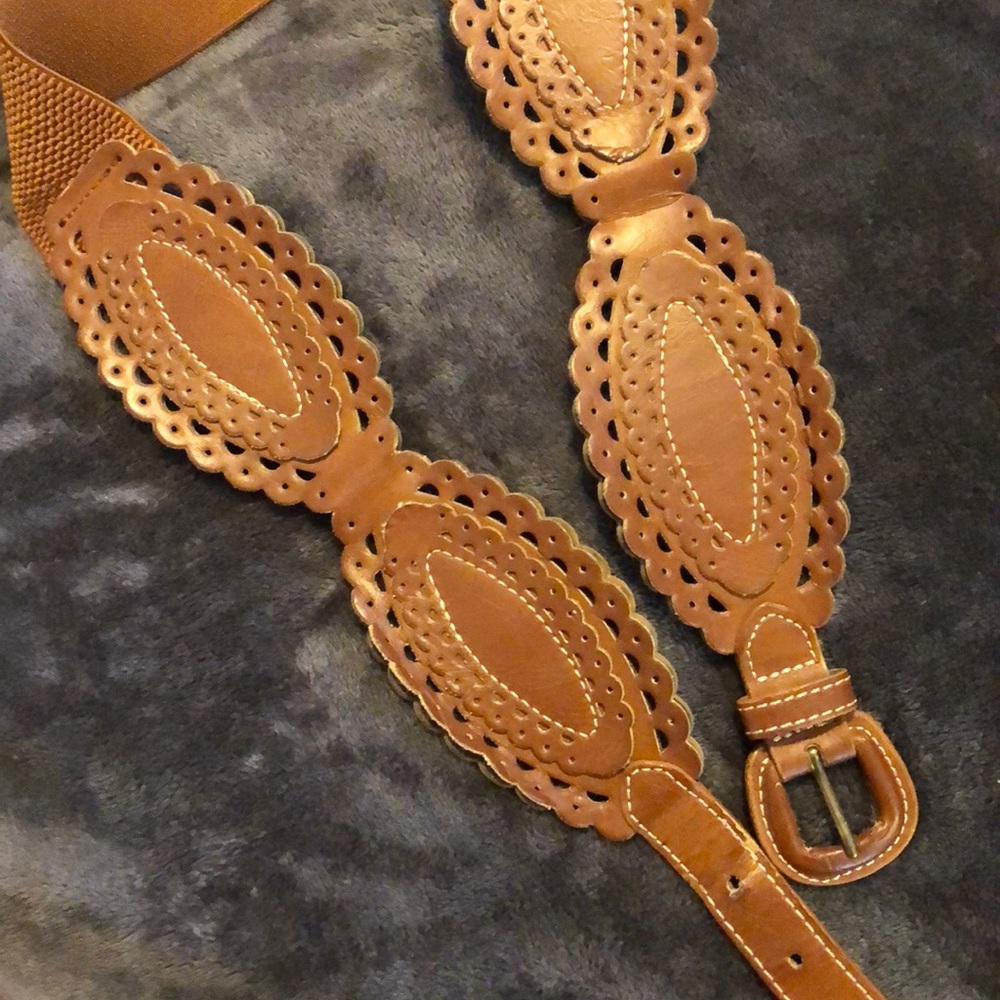 Betsy Johnson Brown Scalloped Stretch Belt